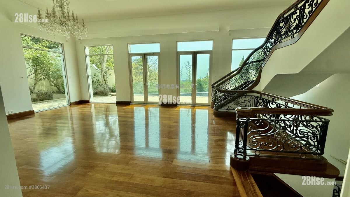 110 Repulse Bay Road Sell 5+ Bedrooms 4,101 ft²