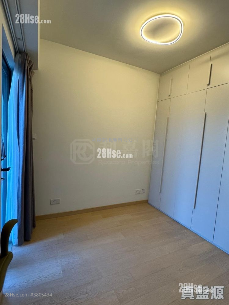 Sol City Sell 3 Bedrooms 736 ft²