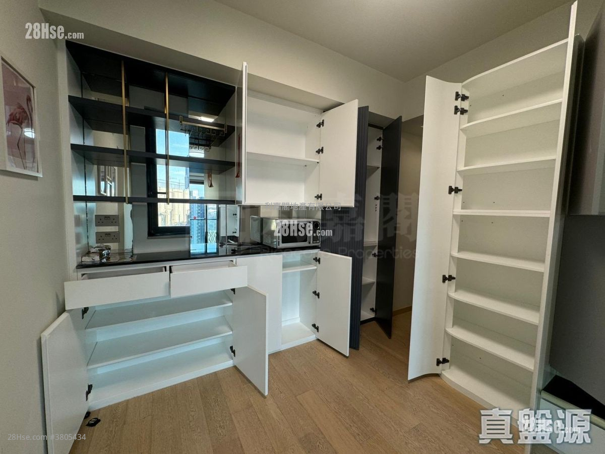 Sol City Sell 3 Bedrooms 736 ft²