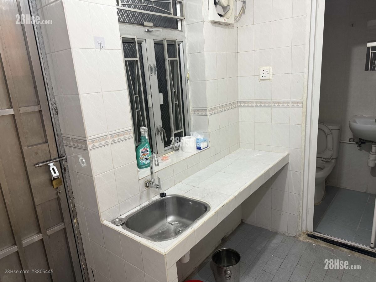 Yuen Kong Tsuen Rental 2 Bedrooms , 1 Bathroom 500 ft²