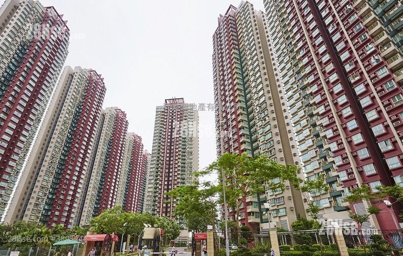 Yoho Town Sell 3 Bedrooms 516 ft²