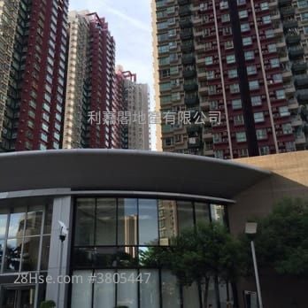 Yoho Town Sell 3 Bedrooms 516 ft²