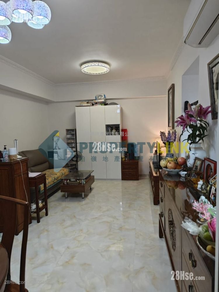Fook Sing Court Sell 2 Bedrooms , 1 Bathroom 531 ft²