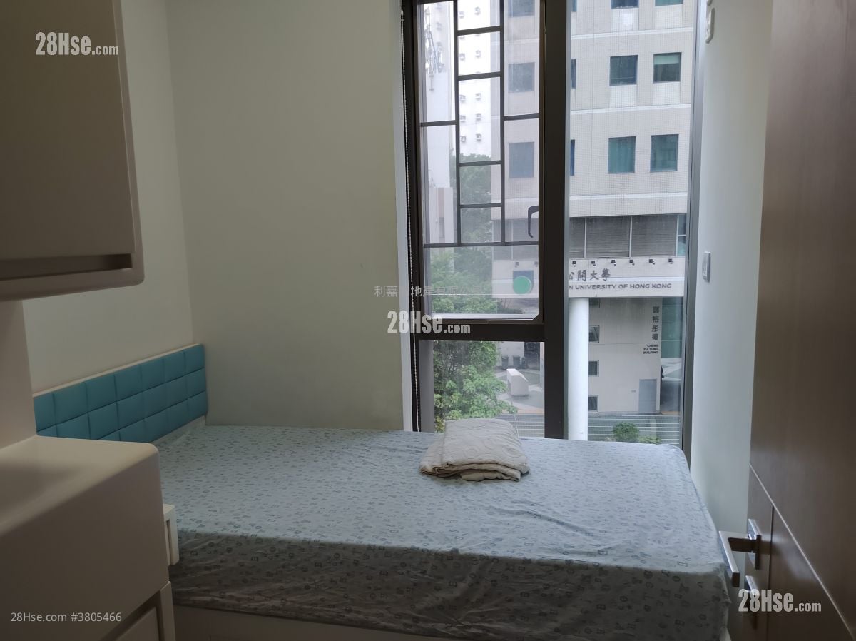 One Homantin Sell 3 Bedrooms 688 ft²