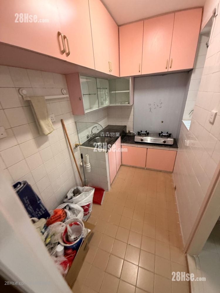 Wah Shun Gardens Rental 2 Bedrooms , 1 Bathroom 427 ft²