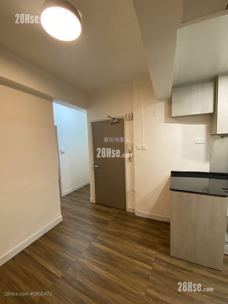 唐楼 租盘 2 房 , 1 浴室 329 平方尺