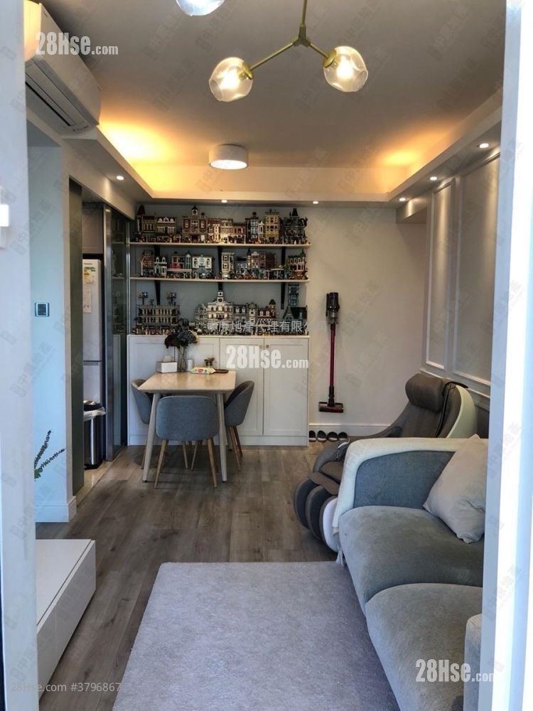 The Capitol Sell 2 Bedrooms , 1 Bathroom 519 ft²