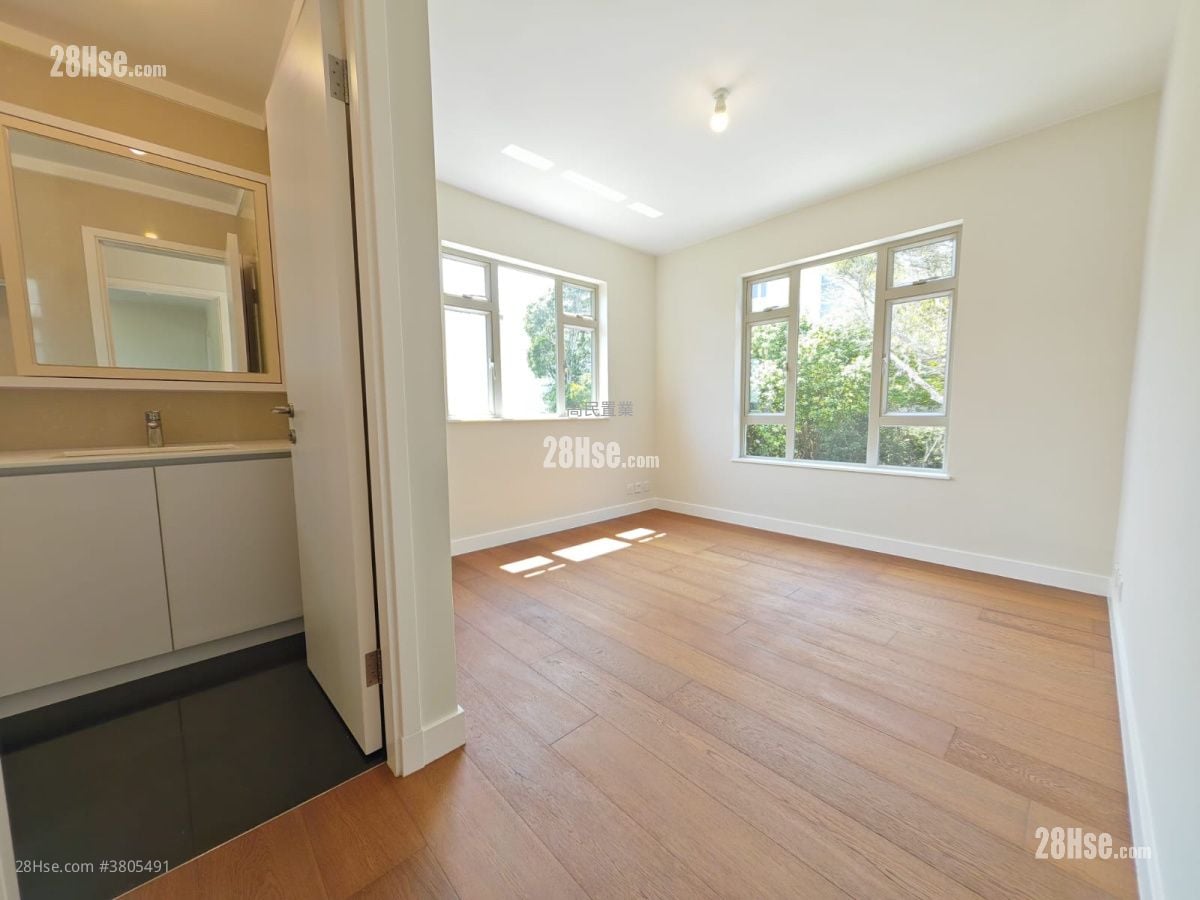 村屋 租盘 4 房 , 3 浴室 2,100 平方尺