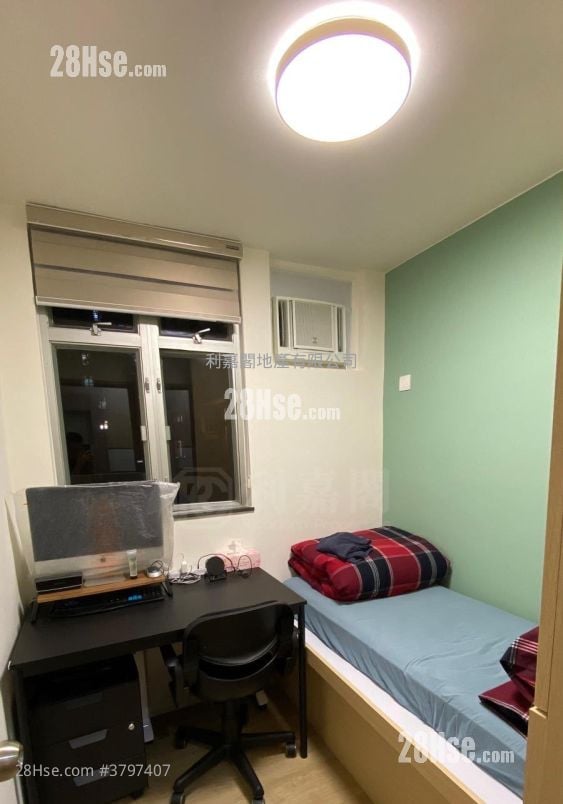 Yuk Ming Court Sell 3 Bedrooms , 1 Bathroom 643 ft²