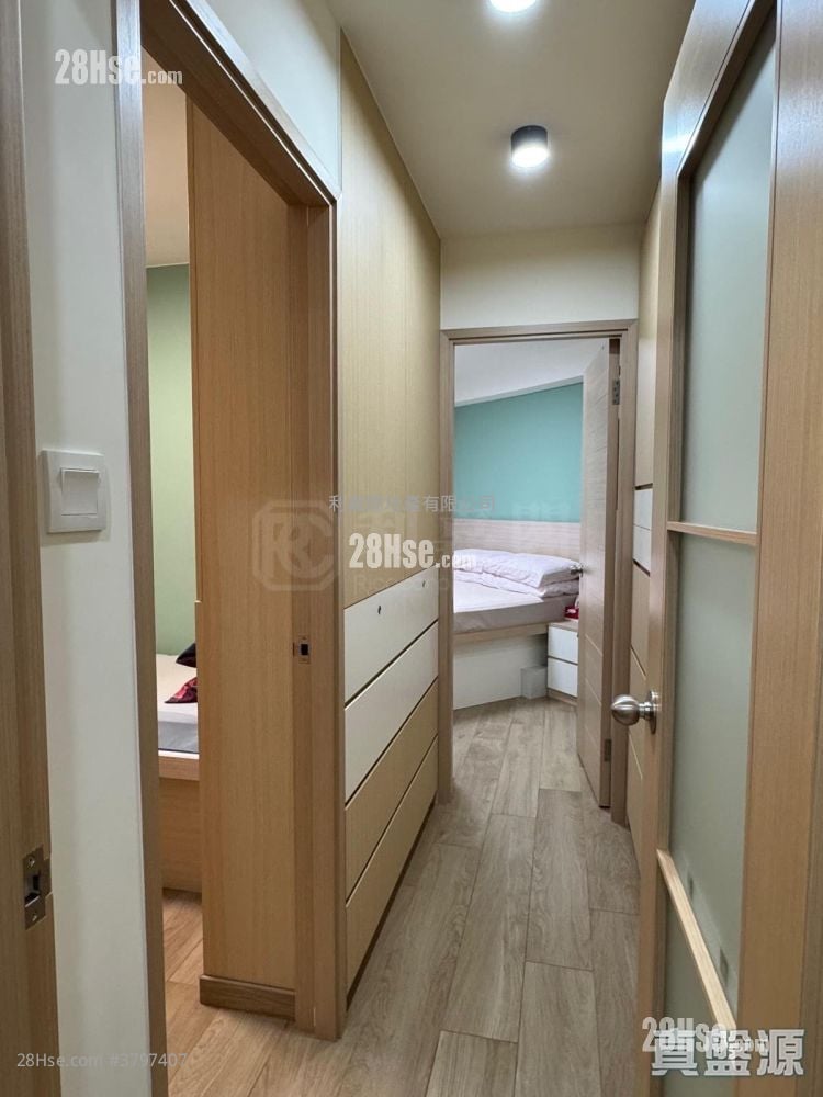 Yuk Ming Court Sell 3 Bedrooms , 1 Bathroom 643 ft²
