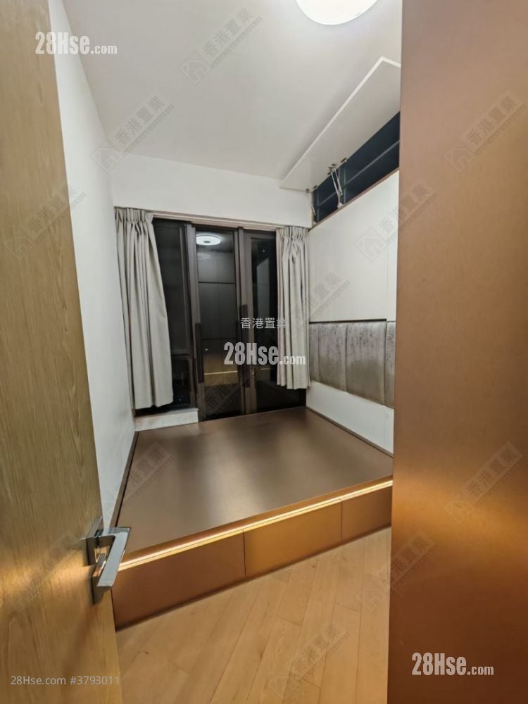 Wings At Seaii Sell 3 Bedrooms , 1 Bathroom 532 ft²