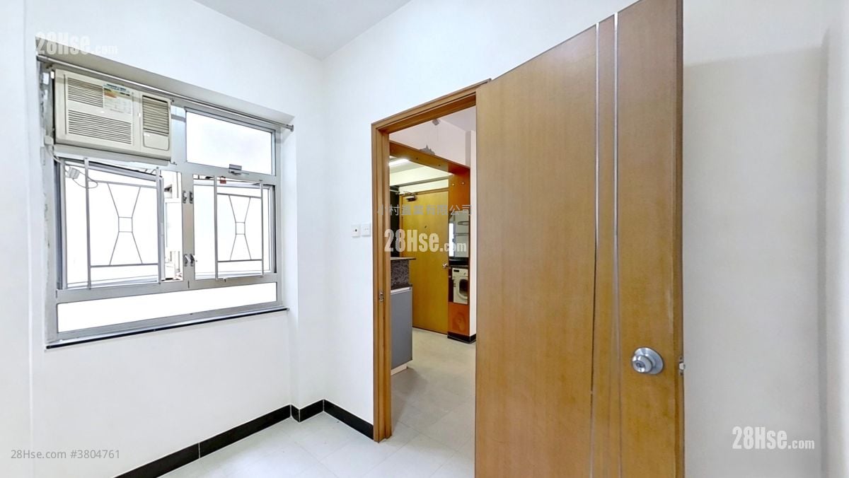 bedroom 2: 10-12 Yuen Yuen Street Rental 2 Bedrooms , 1 Bathroom 448 ft²