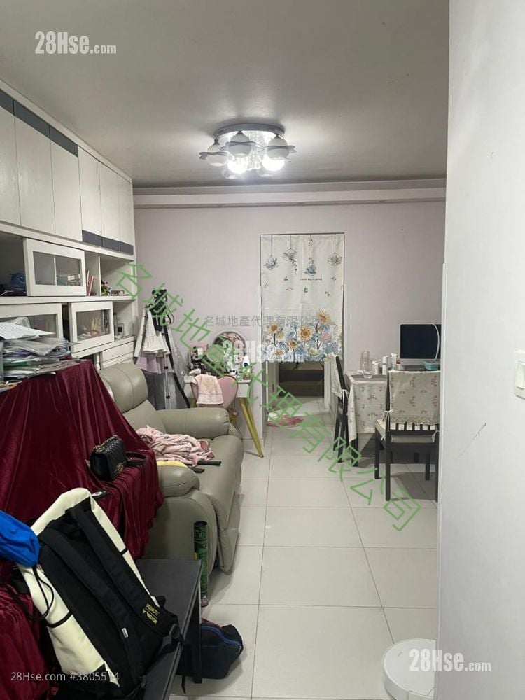 Holford Gardens Rental 2 Bedrooms , 1 Bathroom