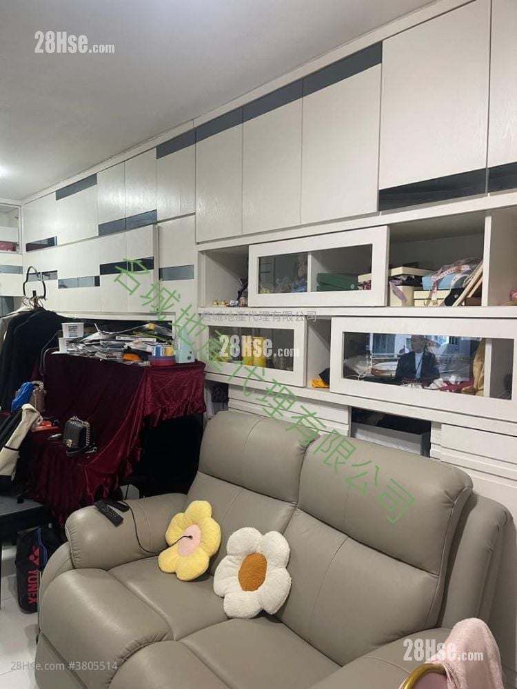 Holford Gardens Rental 2 Bedrooms , 1 Bathroom