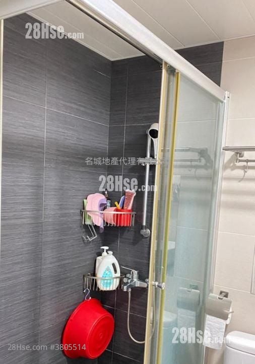 Holford Gardens Rental 2 Bedrooms , 1 Bathroom