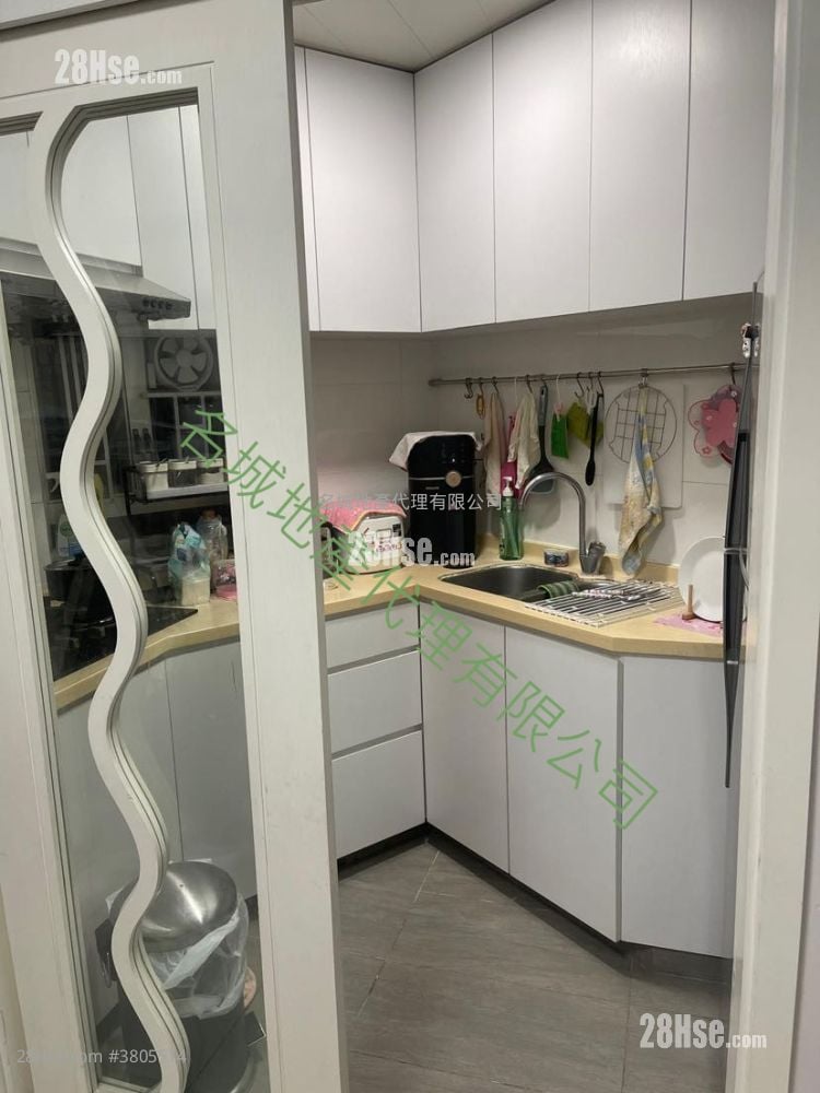 Holford Gardens Rental 2 Bedrooms , 1 Bathroom