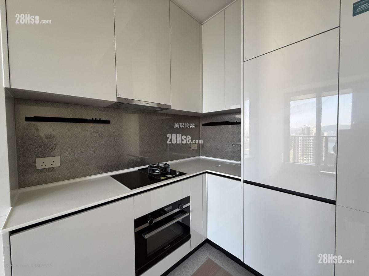 Seasons Place 售盘 2 房 , 1 浴室 453 平方尺