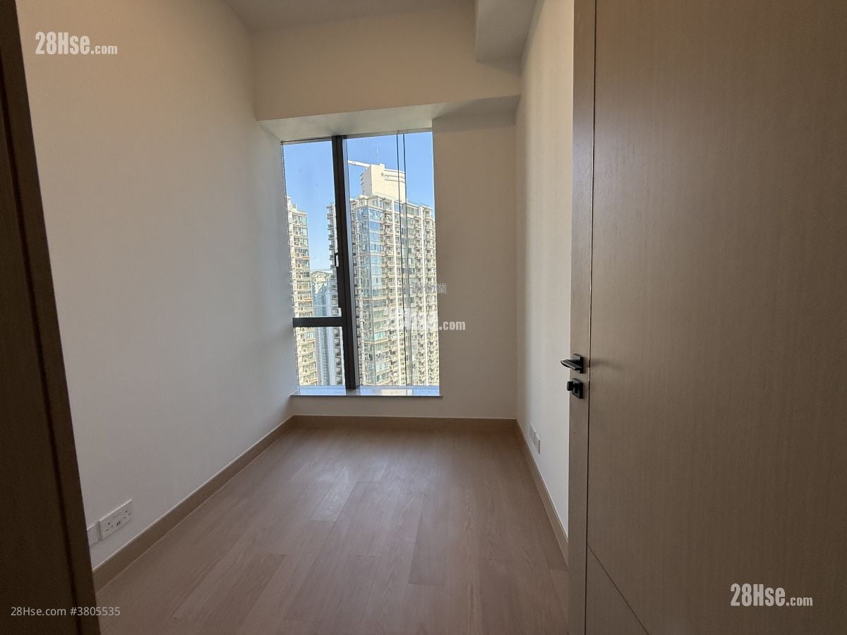 Seasons Place 售盘 2 房 , 1 浴室 453 平方尺