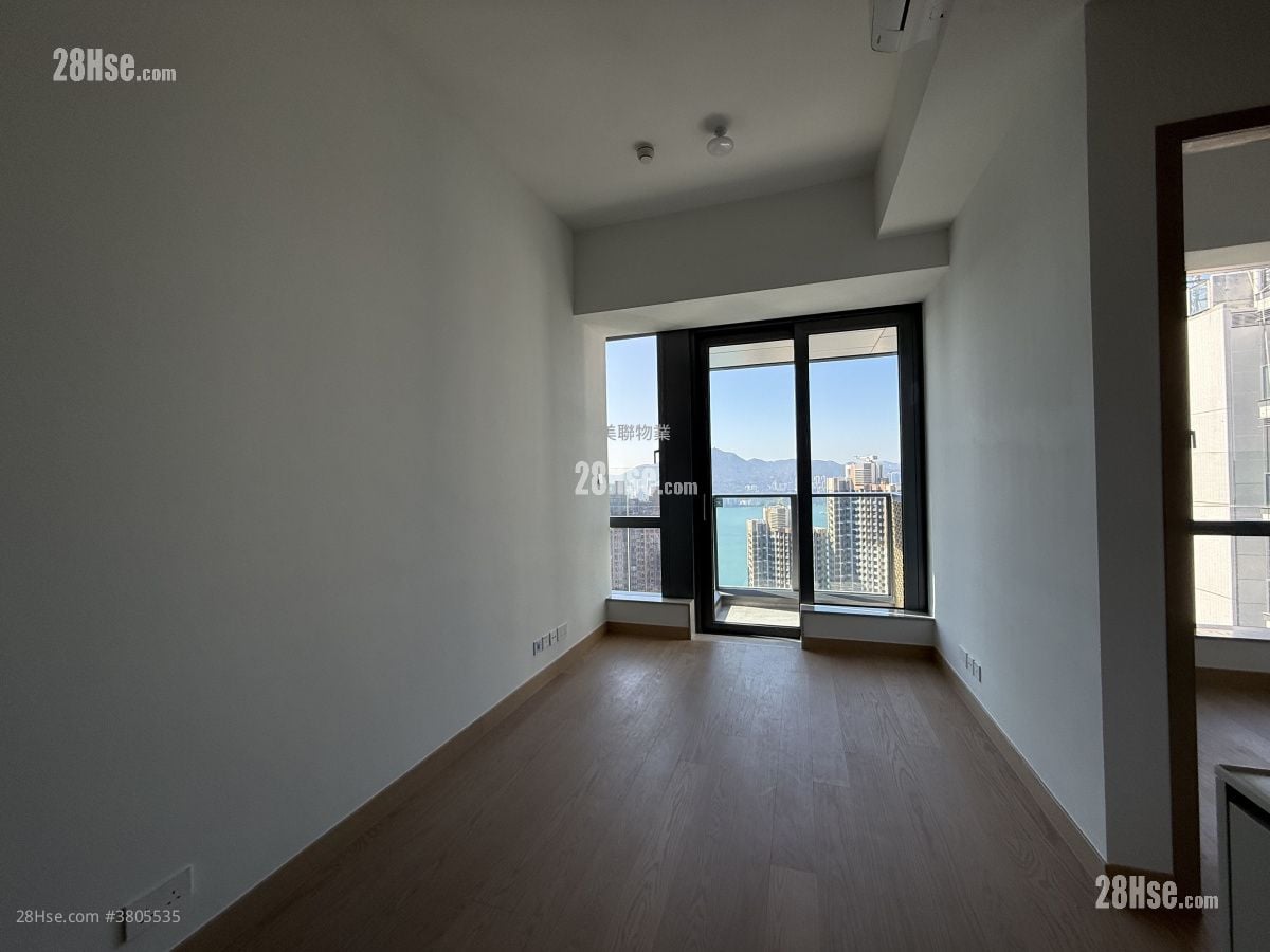 Seasons Place 售盘 2 房 , 1 浴室 453 平方尺