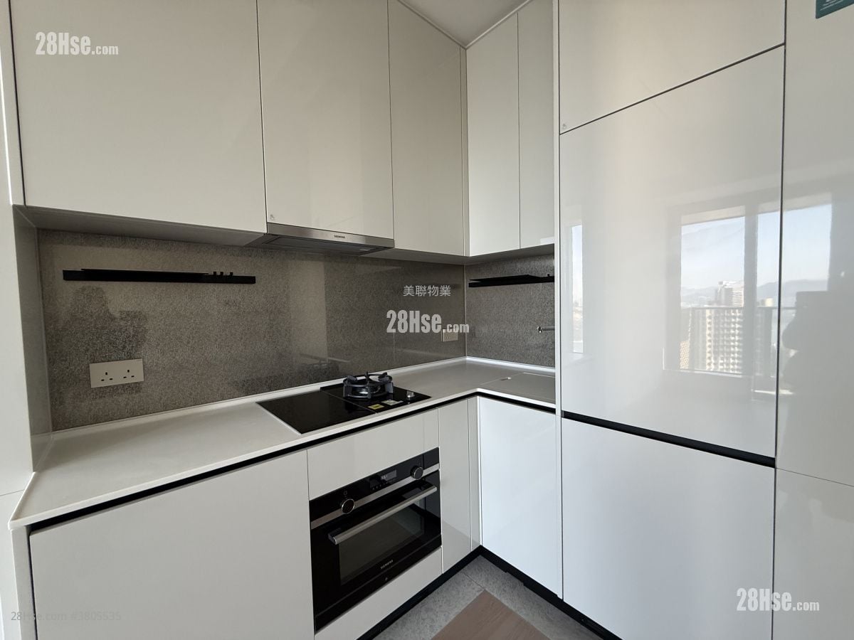 Seasons Place 售盘 2 房 , 1 浴室 453 平方尺