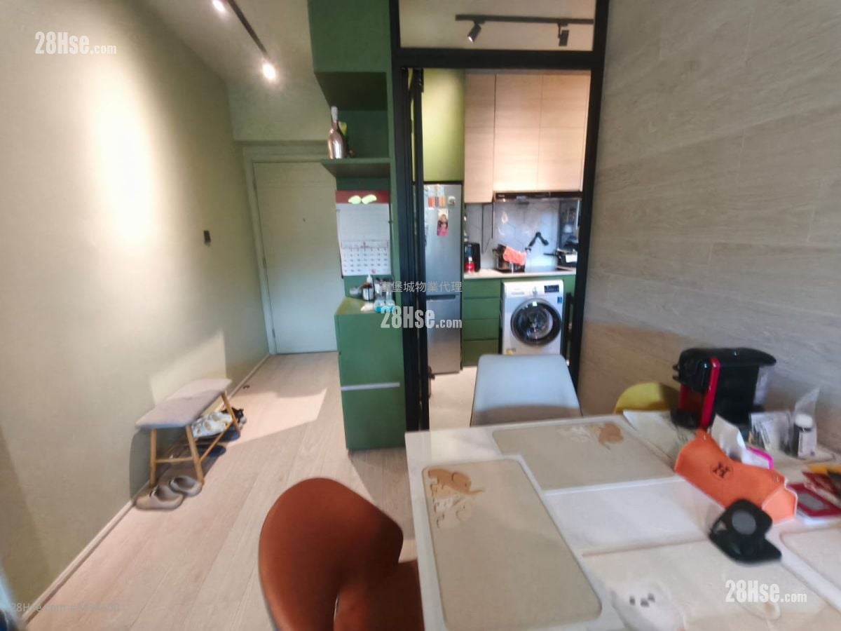 Castello Sell 2 Bedrooms , 1 Bathroom 547 ft²