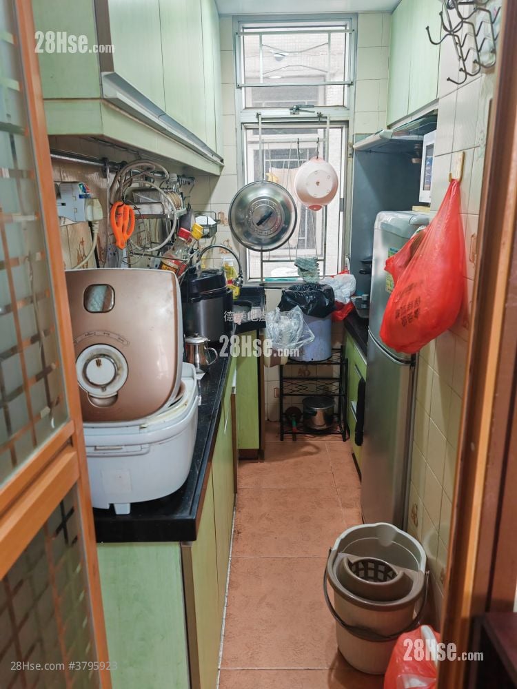 同益大厦 租盘 2 房 , 1 浴室 322 平方尺