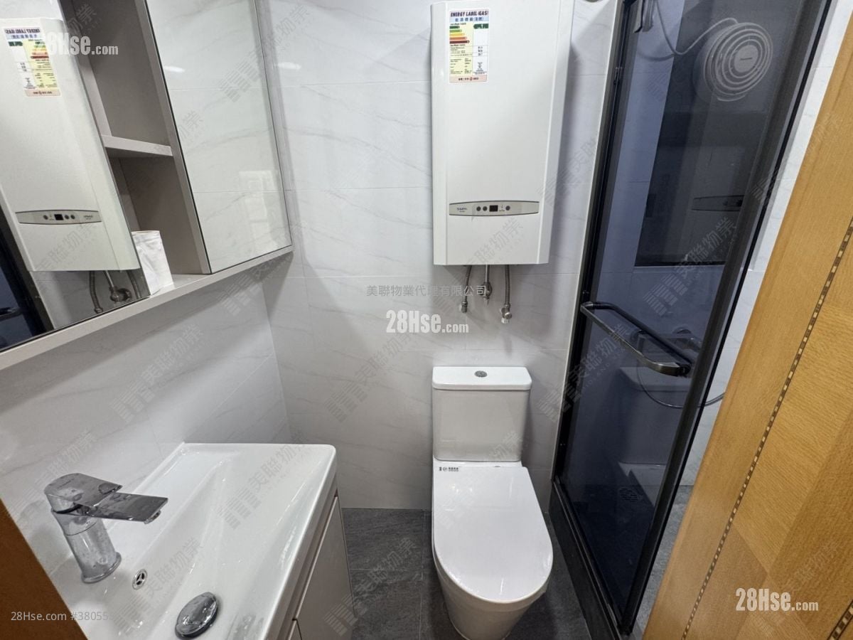 Shaukeiwan Plaza Rental 2 Bedrooms , 1 Bathroom 445 ft²