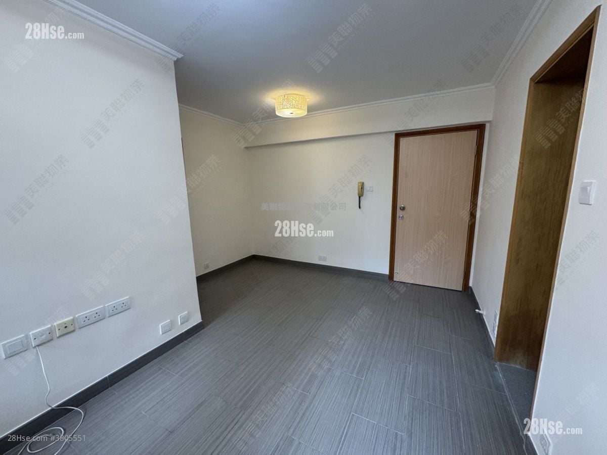 Shaukeiwan Plaza Rental 2 Bedrooms , 1 Bathroom 445 ft²