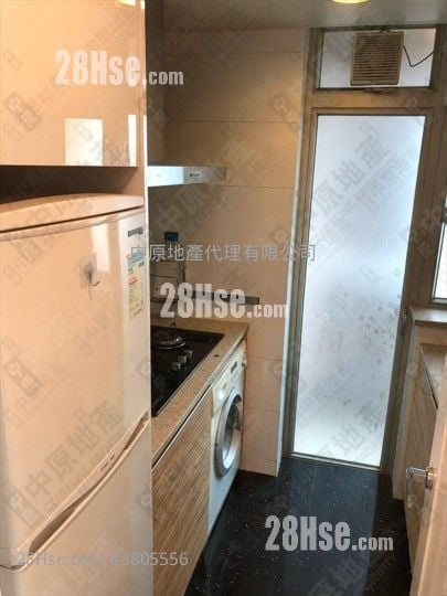 Uptown Sell 2 Bedrooms , 1 Bathroom 526 ft²