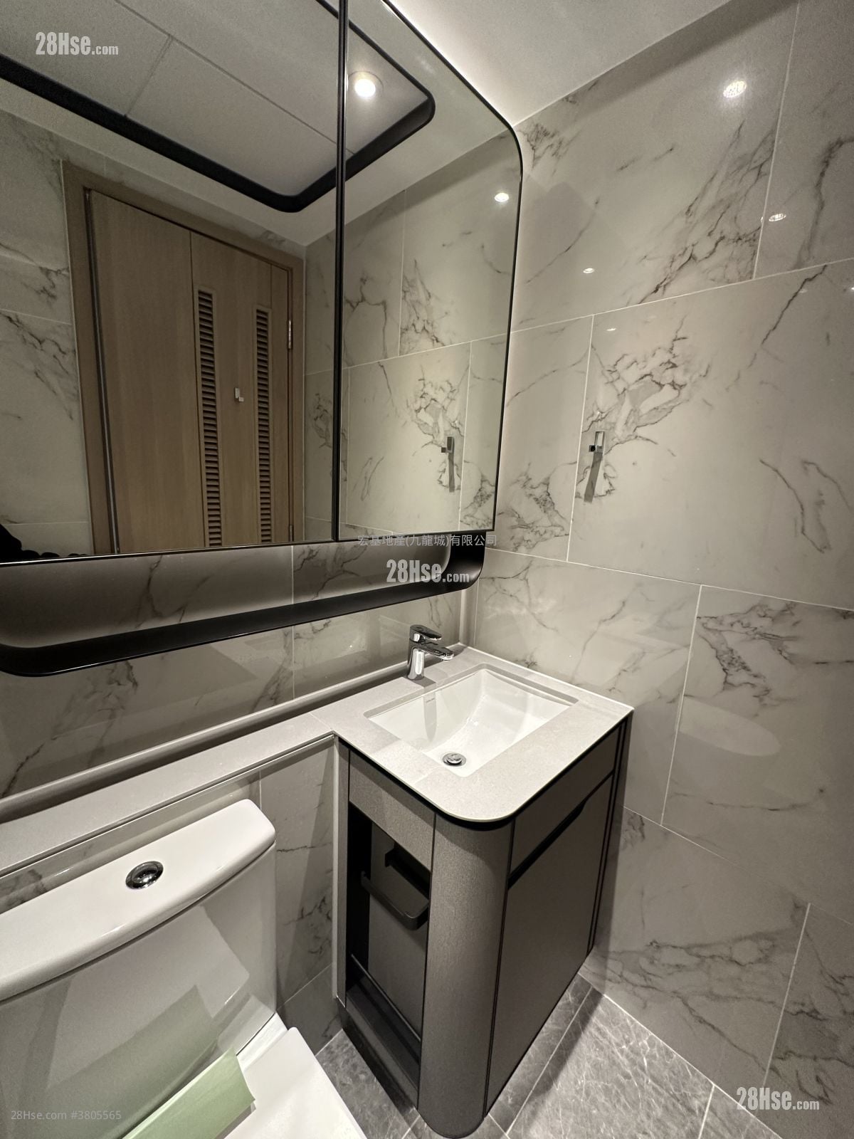 朗誉 租盘 开放式间隔 246 平方尺