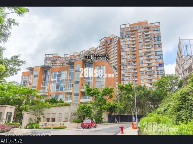 晉名峰 售盤 3 房 922 平方呎