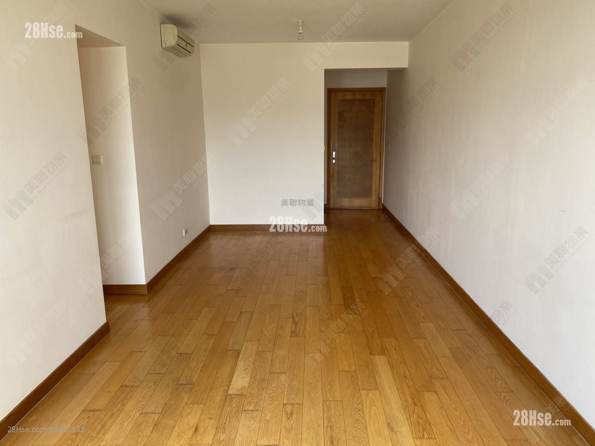 晉名峰 售盤 3 房 922 平方呎