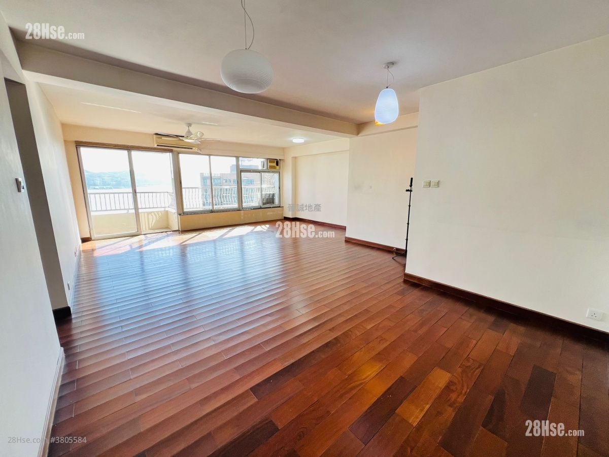 Hong Kong Garden Sell 4 Bedrooms , 3 Bathrooms 1,382 ft²