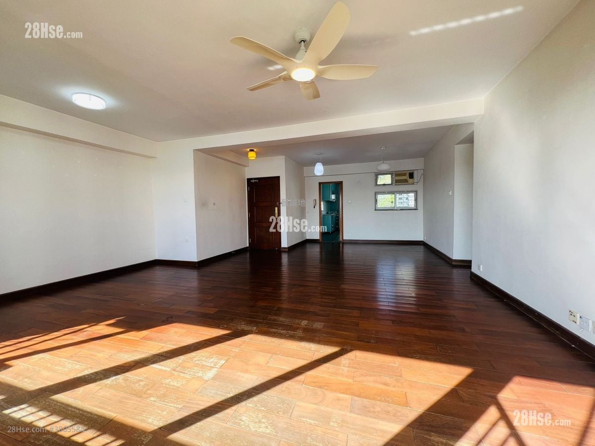 Hong Kong Garden Sell 4 Bedrooms , 3 Bathrooms 1,382 ft²