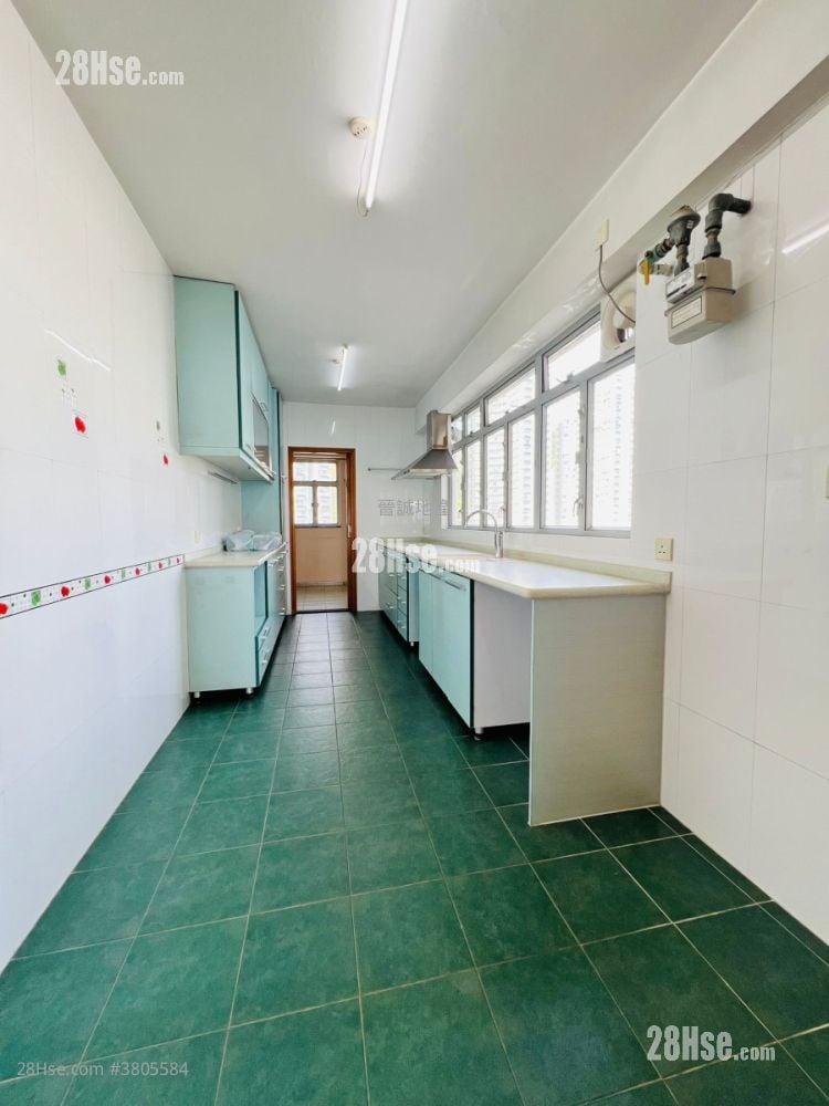 Hong Kong Garden Sell 4 Bedrooms , 3 Bathrooms 1,382 ft²