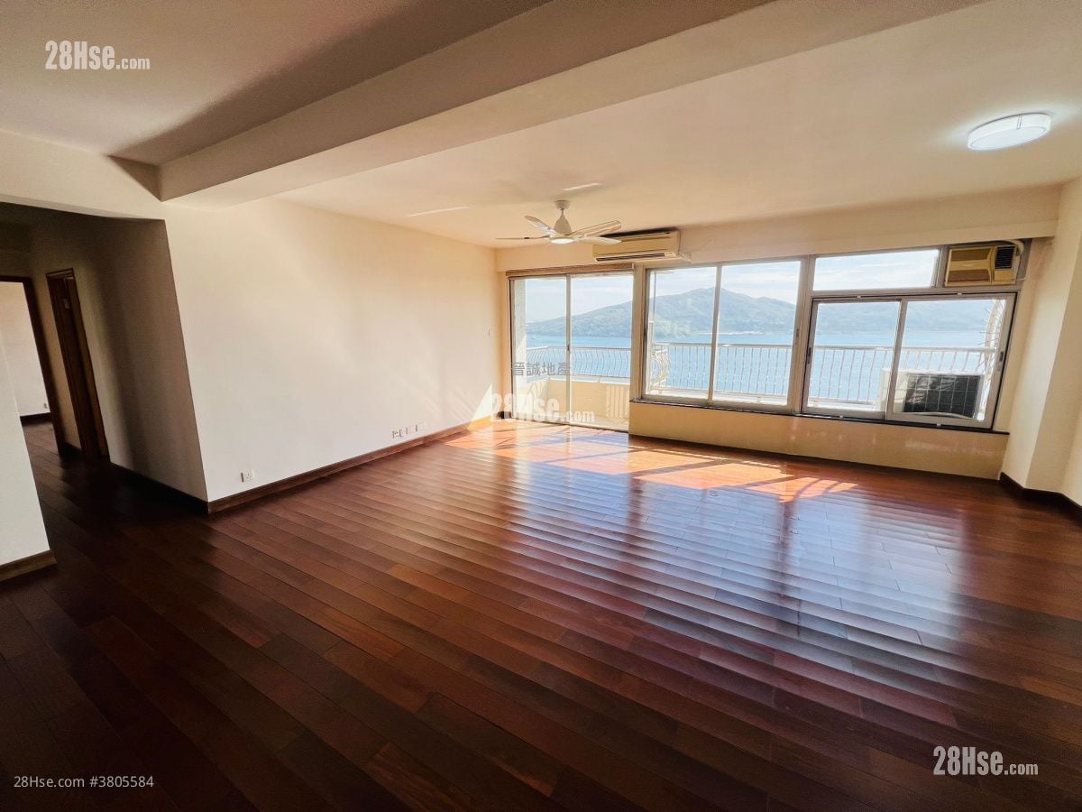 Hong Kong Garden Sell 4 Bedrooms , 3 Bathrooms 1,382 ft²