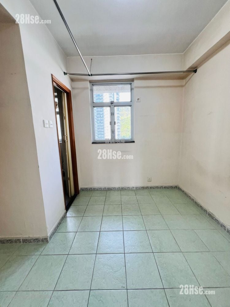 Hong Kong Garden Sell 4 Bedrooms , 3 Bathrooms 1,382 ft²