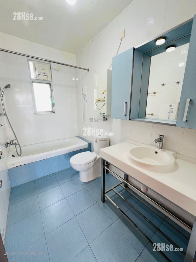 Hong Kong Garden Sell 4 Bedrooms , 3 Bathrooms 1,382 ft²