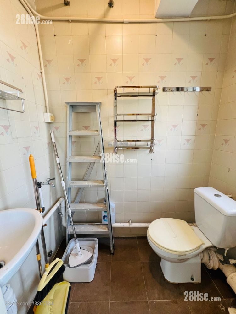 Hong Kong Garden Sell 4 Bedrooms , 3 Bathrooms 1,382 ft²