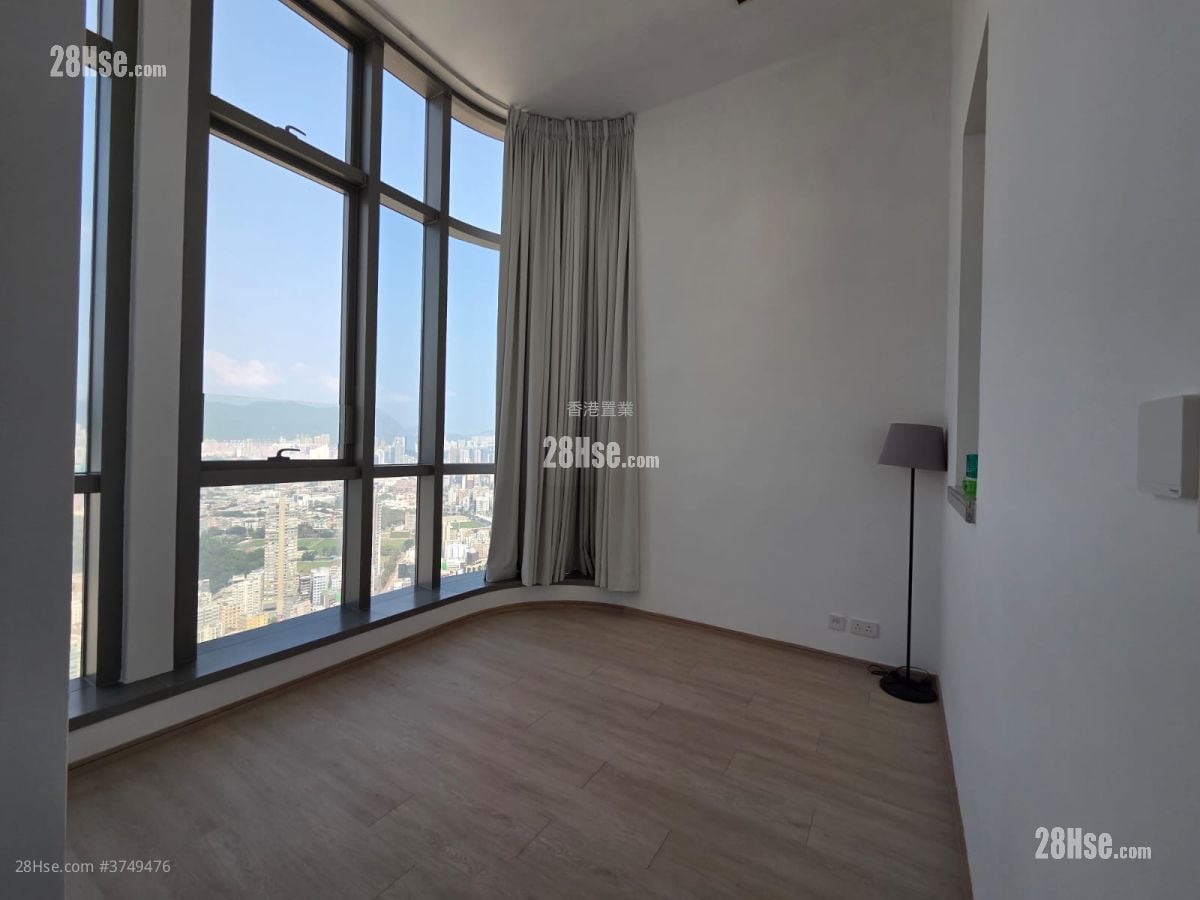 亮贤居 售盘 5+ 房 2,358 平方尺