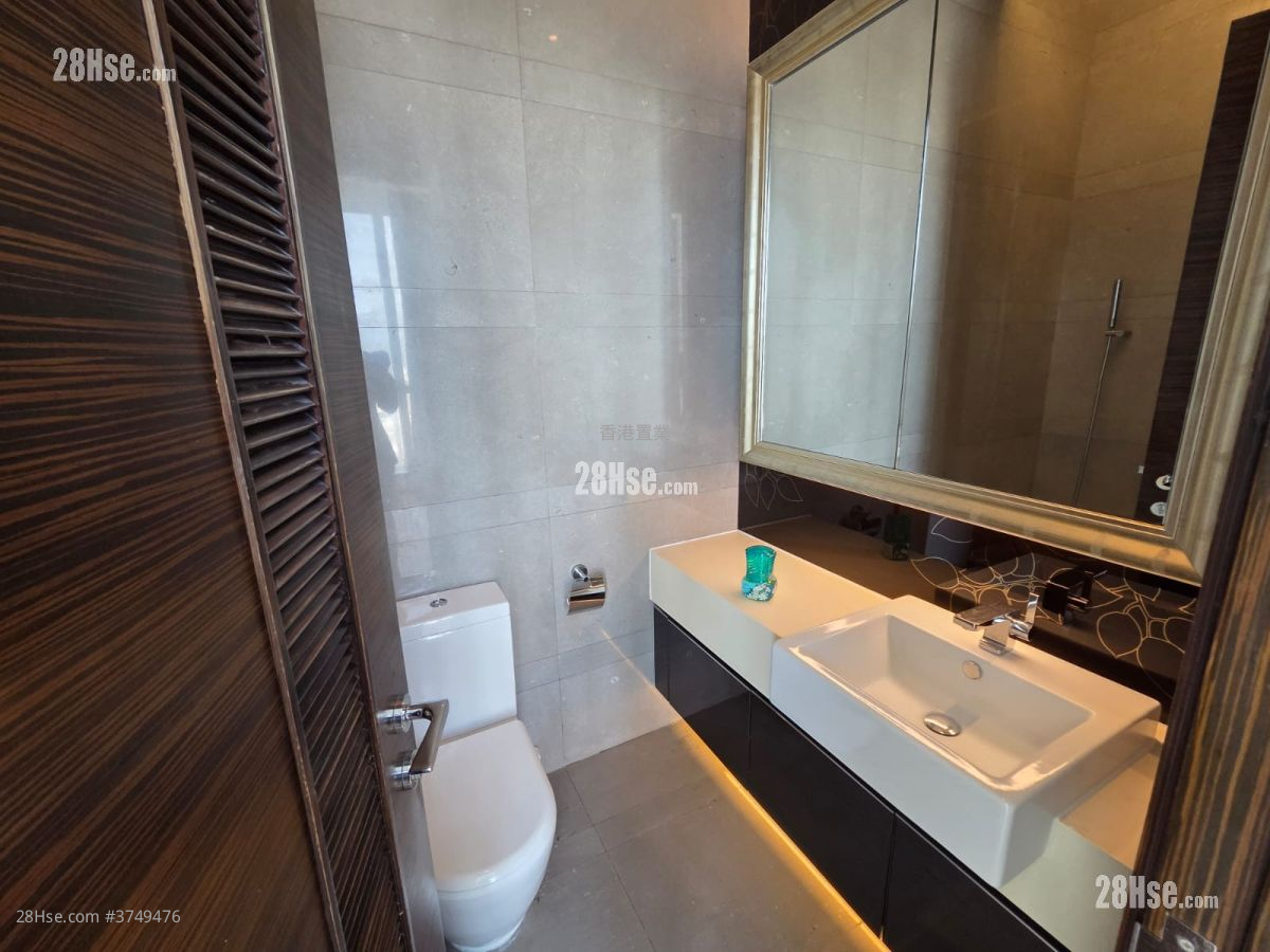 亮贤居 售盘 5+ 房 2,358 平方尺