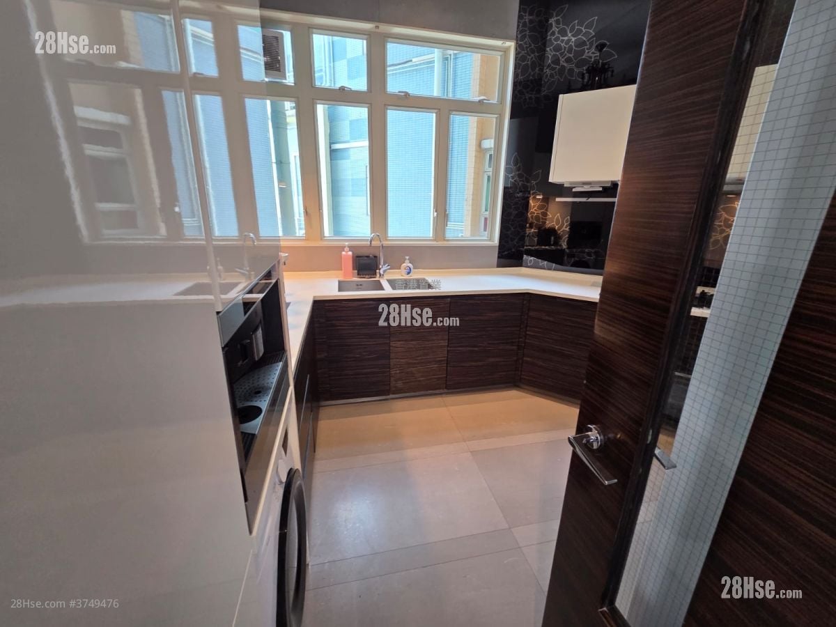 亮贤居 售盘 5+ 房 2,358 平方尺