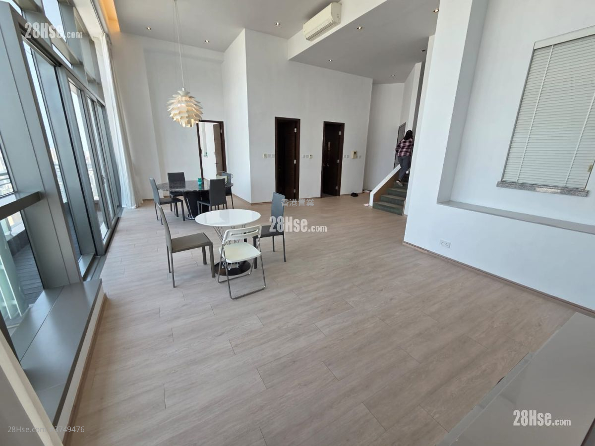 亮贤居 售盘 5+ 房 2,358 平方尺