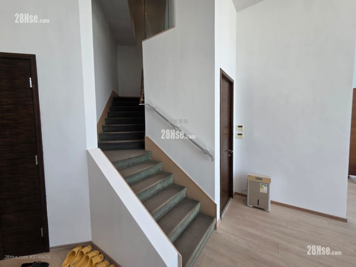 亮贤居 售盘 5+ 房 2,358 平方尺