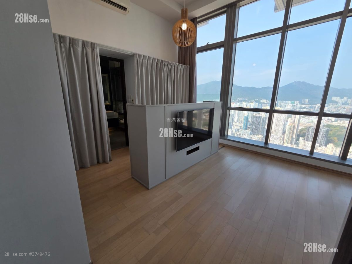 亮贤居 售盘 5+ 房 2,358 平方尺