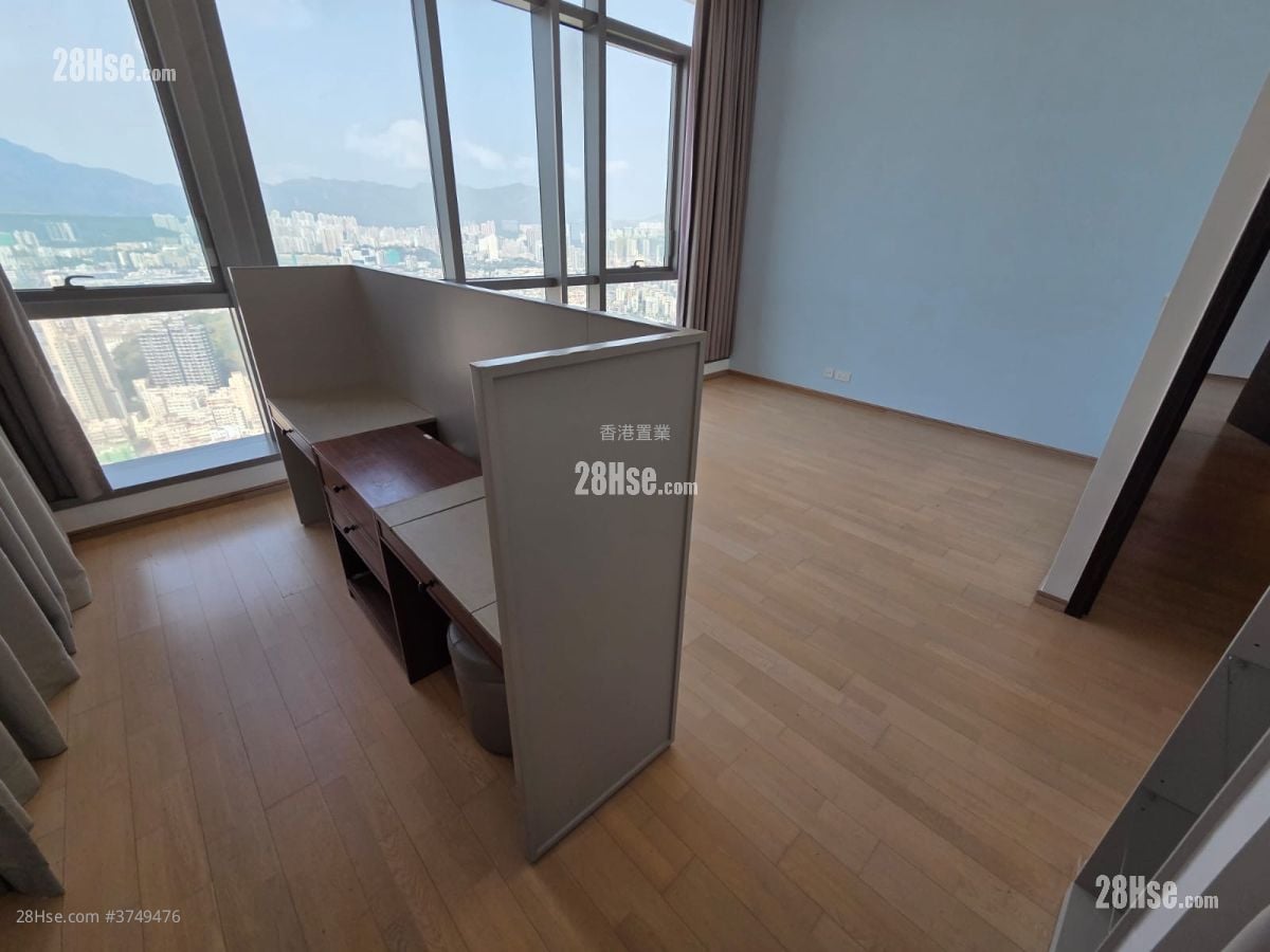 亮贤居 售盘 5+ 房 2,358 平方尺