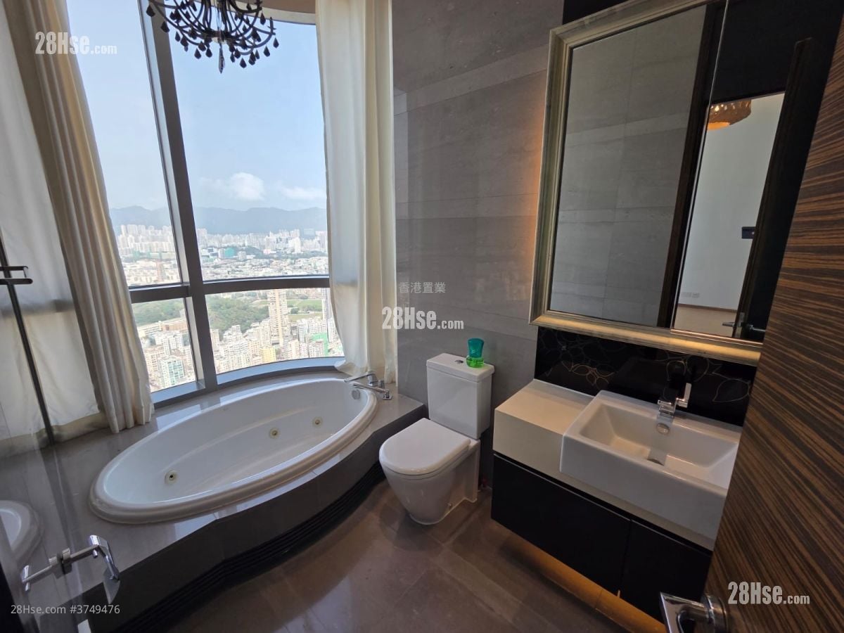 亮贤居 售盘 5+ 房 2,358 平方尺