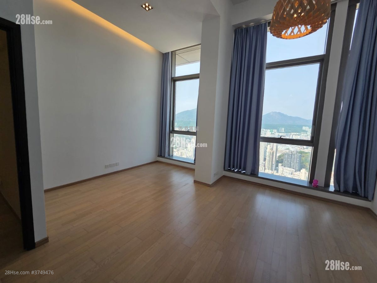 亮贤居 售盘 5+ 房 2,358 平方尺