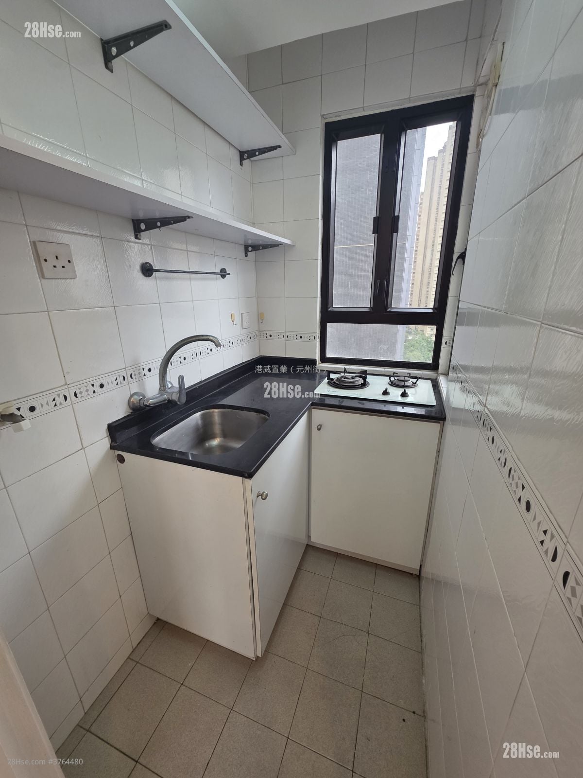 Shun King Court Sell 2 Bedrooms 258 ft²