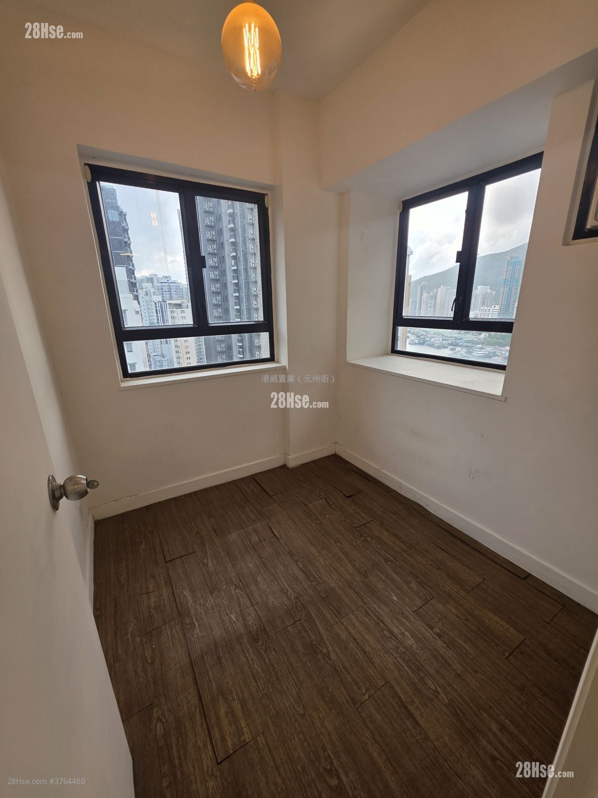 Shun King Court Sell 2 Bedrooms 258 ft²